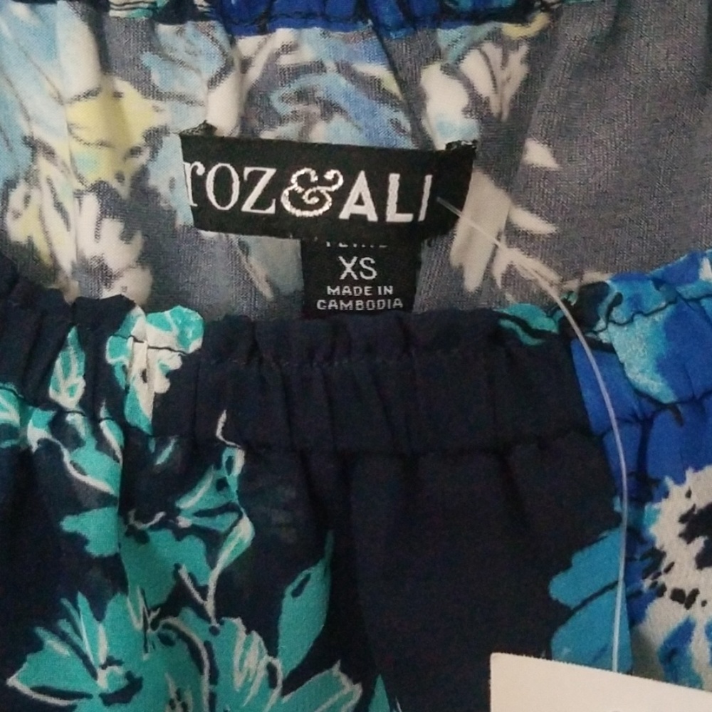 X Small Floral Pattern Ruffle Top - Picture 2 of 3